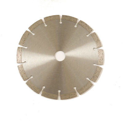 A imprensa fria 7inch 180×1.6/2.2×10×22.23×14T segmentou Diamond Blade For General Purpose, a pedra e o concreto