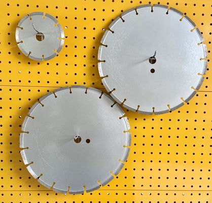 230×2.6/1.8×10×16T de alta qualidade Huachang corte seco concreto soldado laser Diamond Saw Blade do granito de 9 polegadas